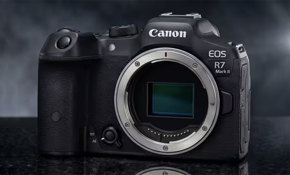 佳能双机曝光:EOS R8 Mark II完成注册,复古设计或成最大看点?插图3 佳能双机曝光:EOS R8 Mark II完成注册,复古设计或成最大看点?插图3