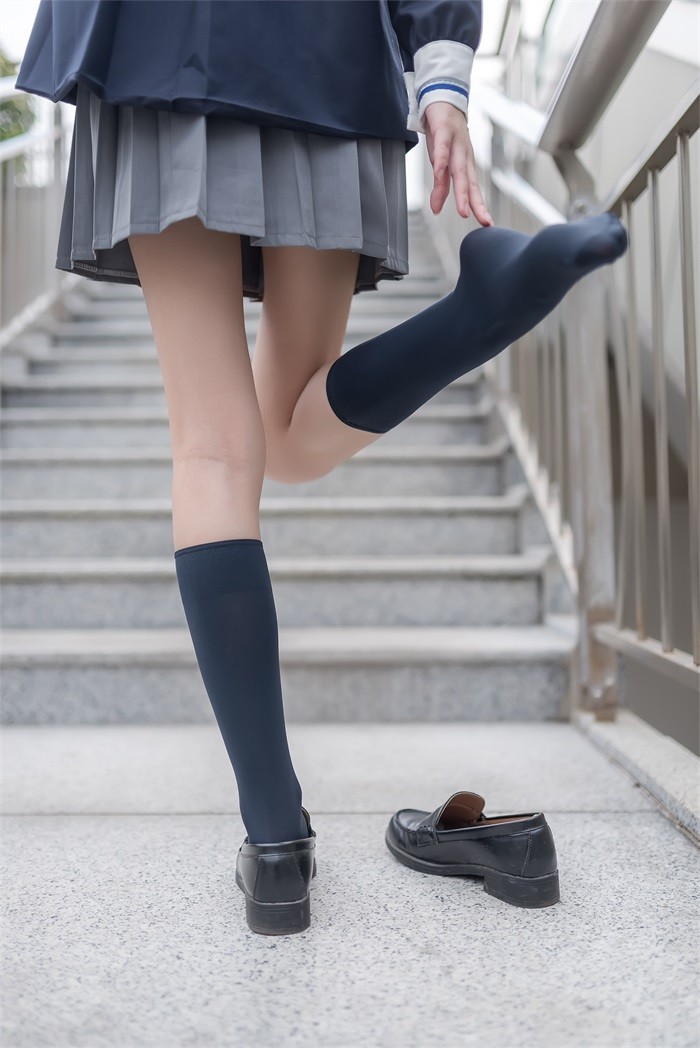 风之领域精品写真@No.022 天桥上的短裙妹字 [50P/74MB]插图1