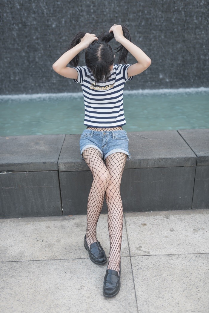 风之领域精品写真@No.027 短裤鱼网丝袜 [50P/221MB]插图2