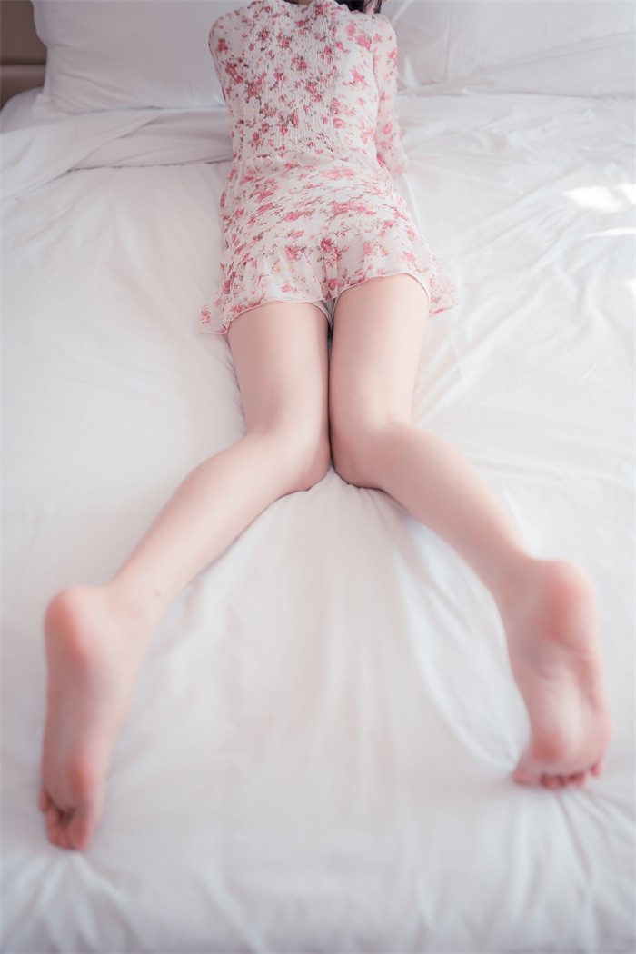 风之领域精品写真@No.111 粉色花花公主裙 [48P/108MB]插图