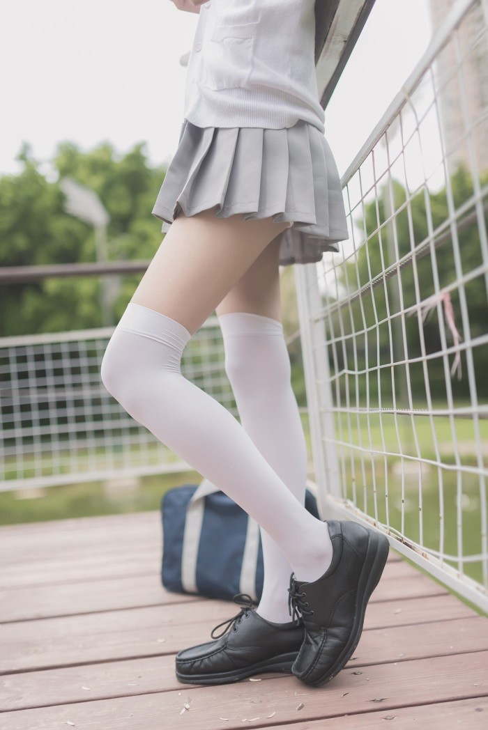 风之领域精品写真@No.190 踏青的白丝美少女 [50P/464MB]插图1