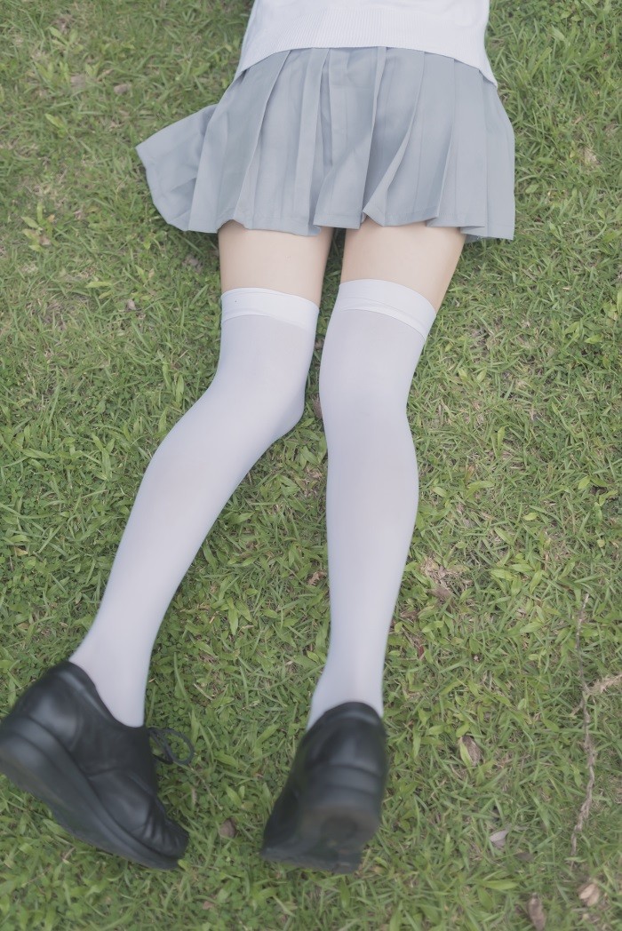 风之领域精品写真@No.190 踏青的白丝美少女 [50P/464MB]插图2