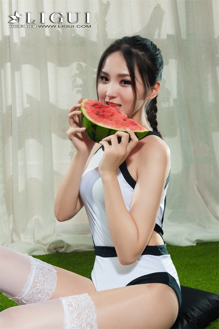 [Ligui丽柜] 2018.11.12 甜蜜的西瓜 Model 小戈 [61P/32.1MB]插图1