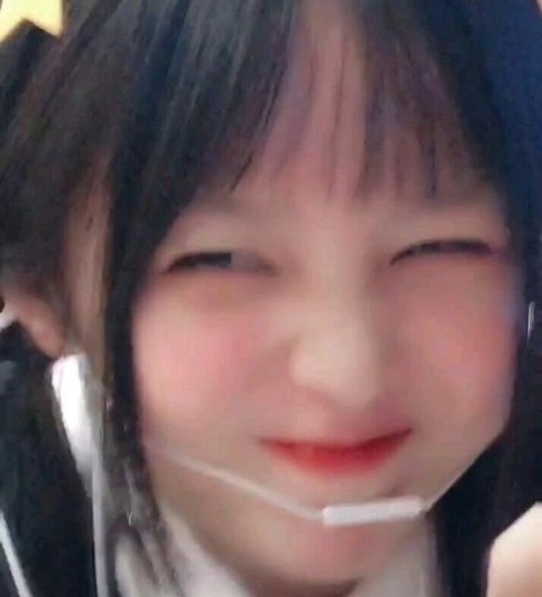 抖音网荭草莓果酱ox表情包,好想让人捏捏她的小脸蛋!插图8 抖音网荭草莓果酱ox表情包,好想让人捏捏她的小脸蛋!插图8