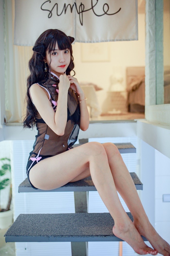 微博红人动漫Coser@-黑川-小恶魔旗袍 [18P/324MB]插图1