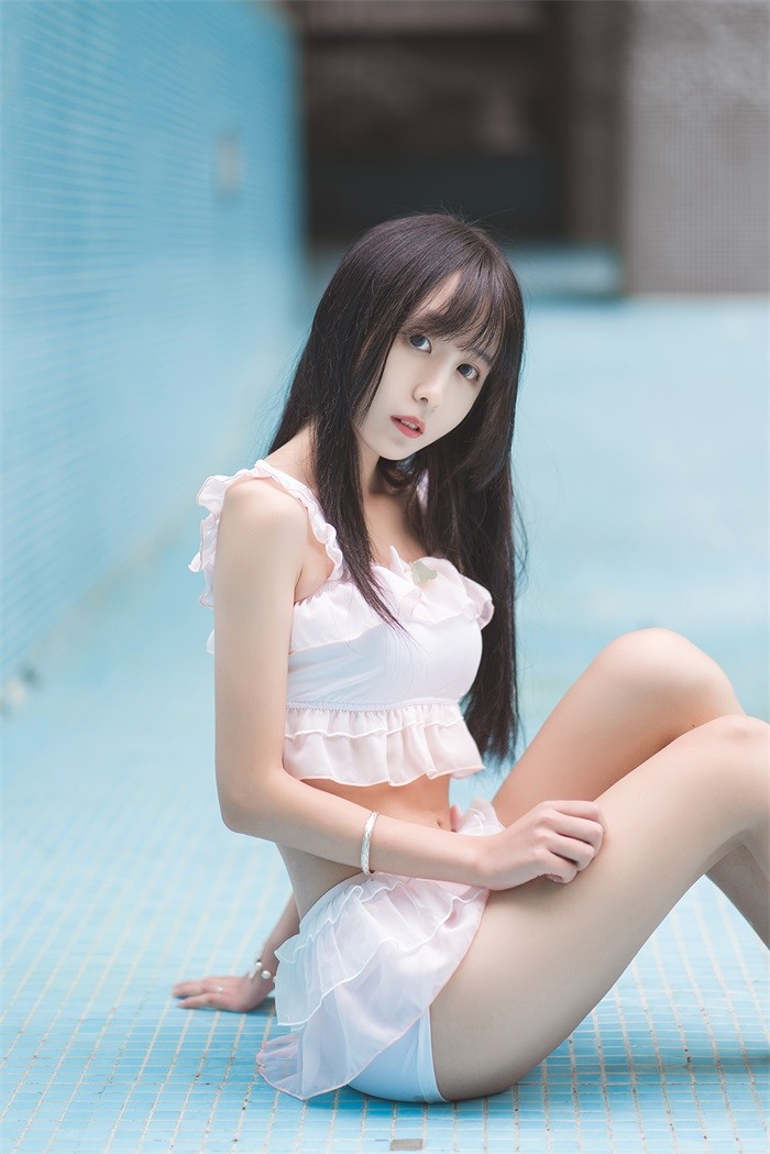 风之领域精品写真@No.090 泳池里的小美仁鱼 [40P/163MB]插图1
