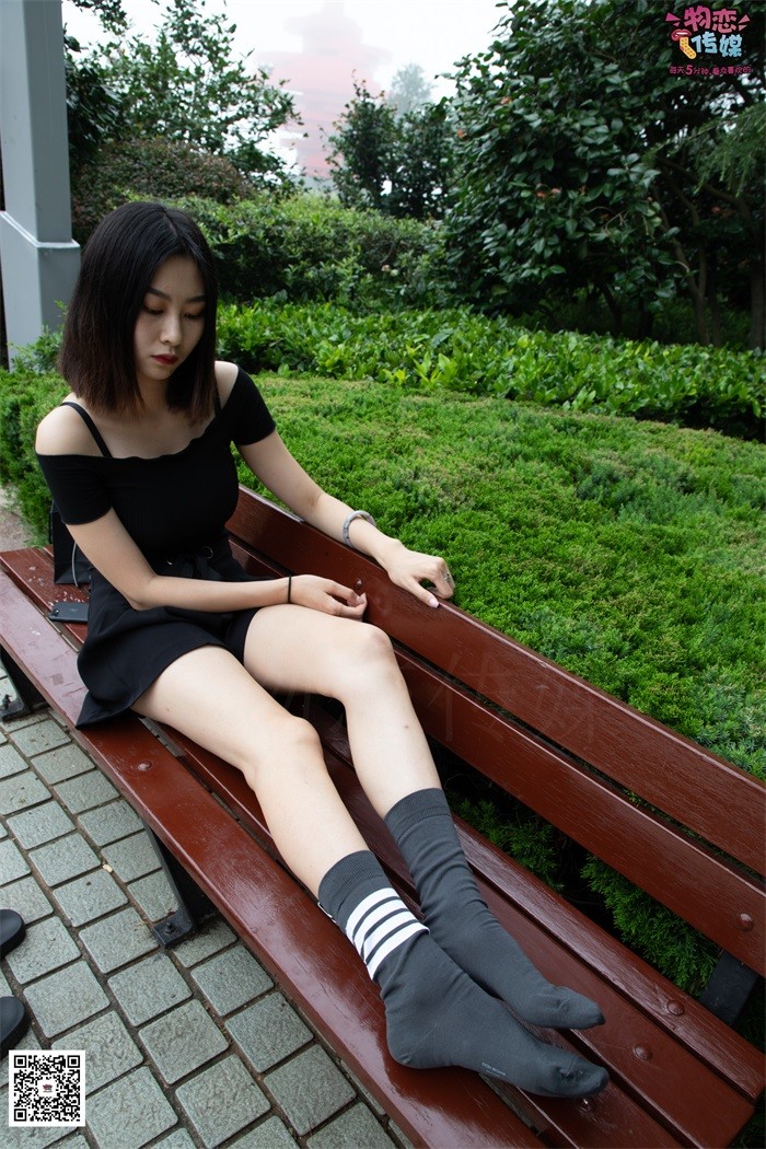 勿恋传媒 No.030 剑眉星目,烈焰红唇,玉姐范镁钕与可爱棉袜的反差萌 [189P/1V/1.92GB]插图1