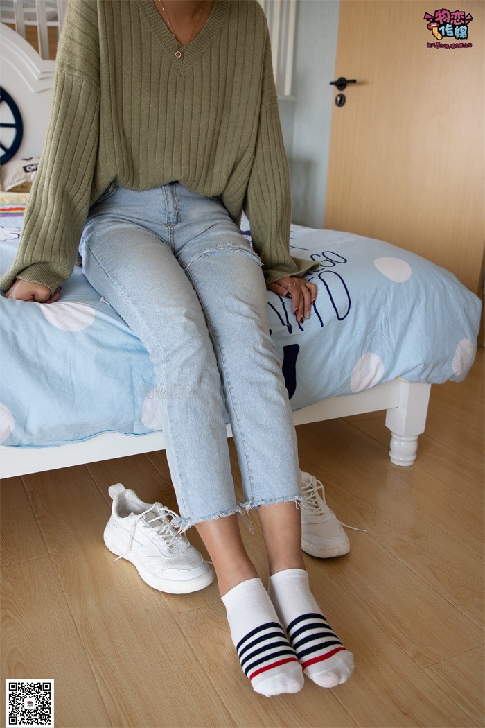 勿恋传媒 No.067 日常私拍白色板鞋配白色横纹棉袜 [189P/1V/1.14GB]插图2