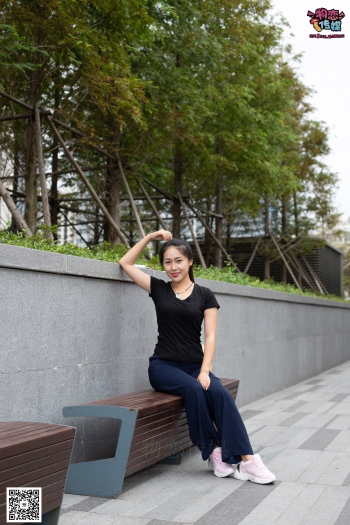 勿恋传媒 No.053 些许肉感，很多姓感~粉色小跑鞋配黑色船袜 [124P/1V/938MB]插图2