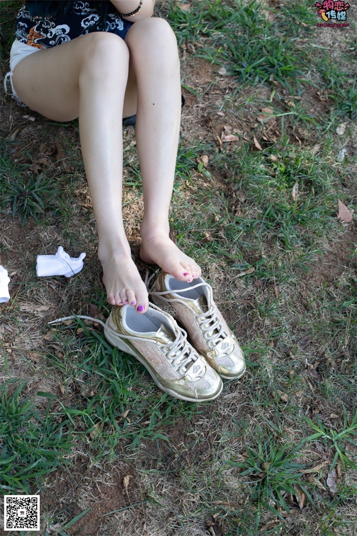 勿恋传媒 No.057 摇滚重金属,狂野的温柔,纯情的安踏白棉袜 [190P/1V/1.42GB]插图2