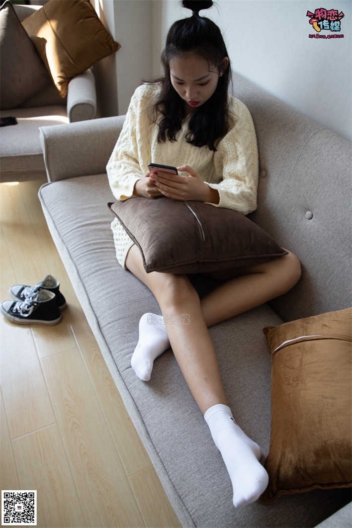 勿恋传媒 No.060 家居日常,配白色棉袜,经典 [119P/1V/1.02GB]插图1