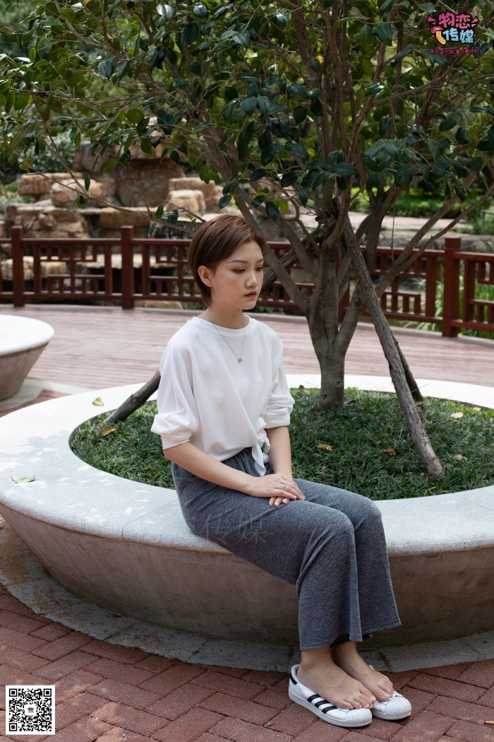 勿恋传媒 No.044 剪掉长发，忘掉烦恼~ [112P/1V/841MB]插图1