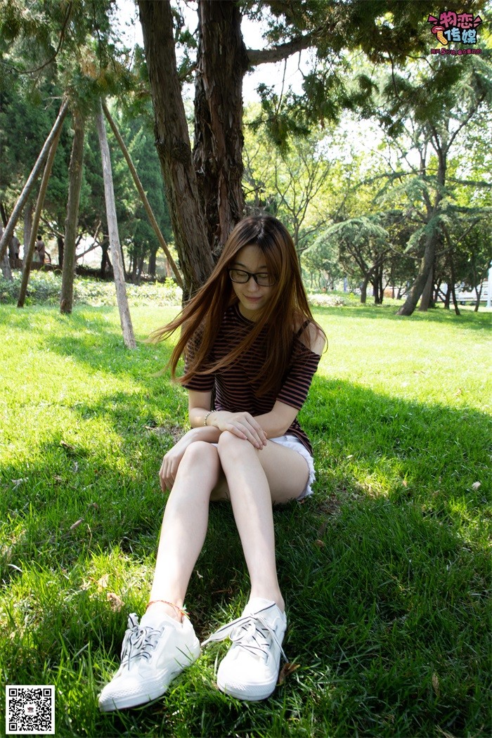 勿恋传媒 No.023 腿长即正义！清纯长腿小解解愿意把我带回家吗 [235P/1V/2.68GB]插图