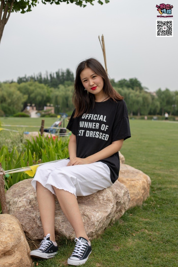 勿恋传媒 No.021 夏日么么茶,清新棉袜配黑色帆布鞋 [223P/1V/3.14GB]插图1