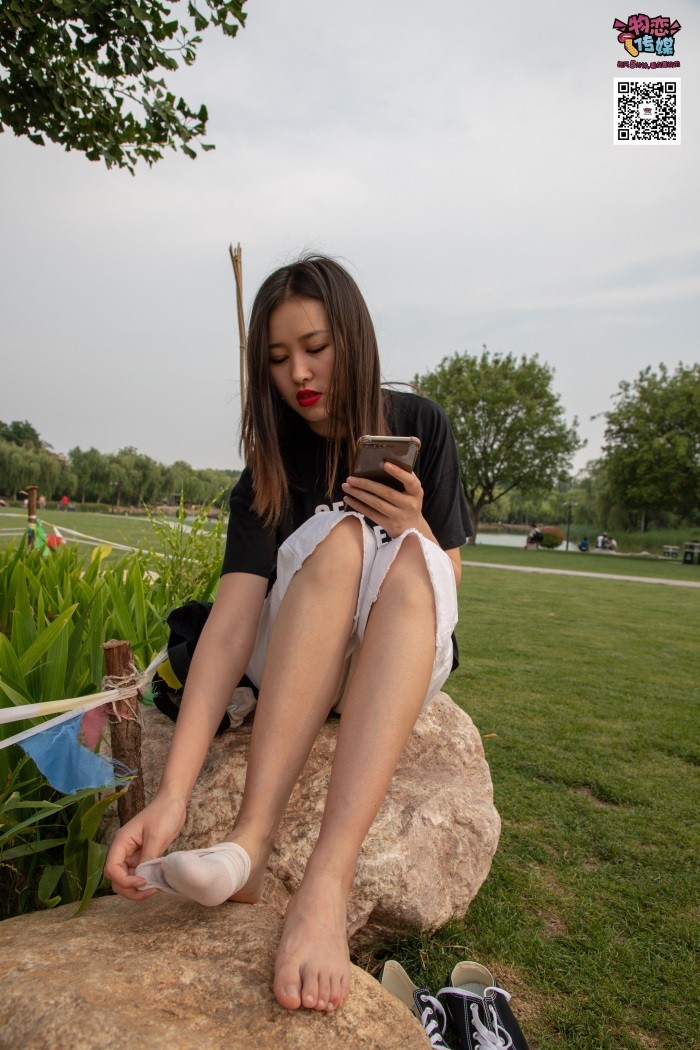 勿恋传媒 No.021 夏日么么茶,清新棉袜配黑色帆布鞋 [223P/1V/3.14GB]插图