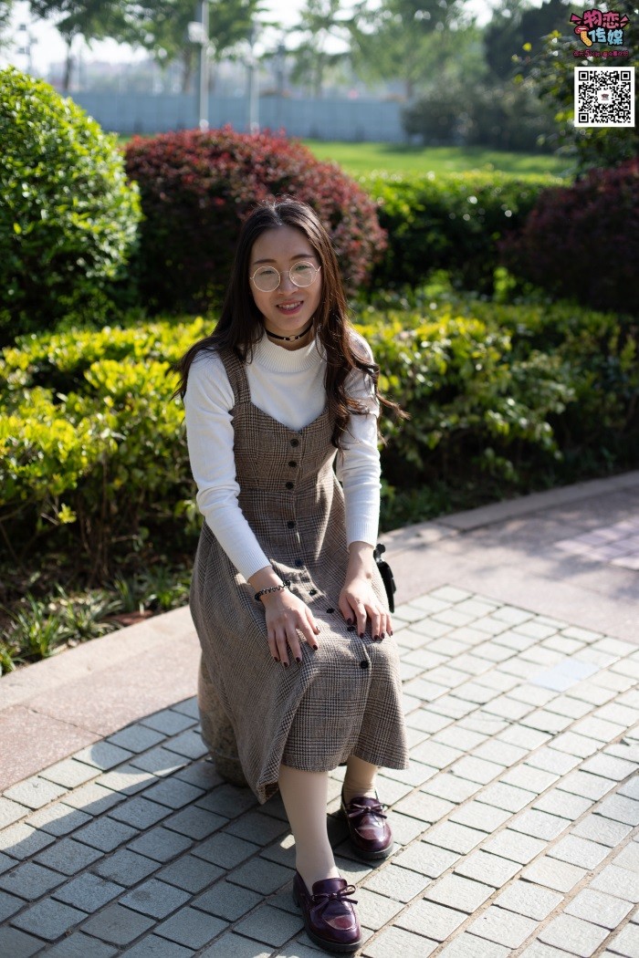 勿恋传媒 No.015 书香气质女生，肉丝搭配白棉袜 [192P/1V/1.46GB]插图1