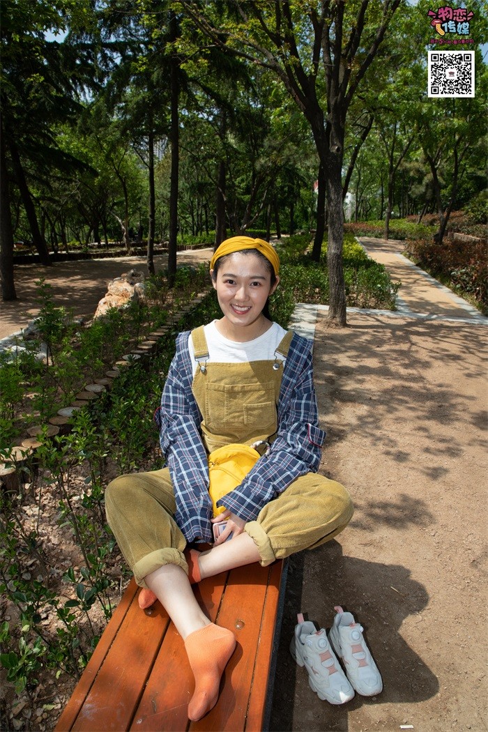 勿恋传媒 No.013 气质独特的邻家小妹,粉色小棉袜加白袜哦 [187P/1.22GB]插图2