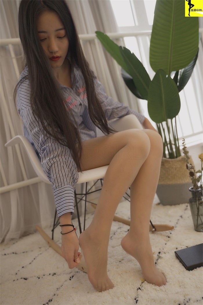 丝慕写真 第032期 模特：双双 黑丝肉丝《她来了》[96P/103MB]插图1