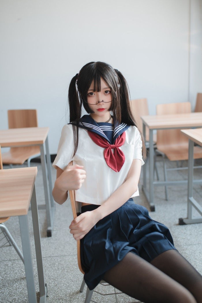 微博红人Coser@五更百鬼 JK黑丝短裙至服 [43P/431MB]插图