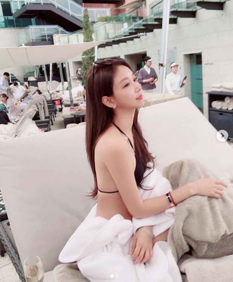 清纯学生妹度假秒变「火辣女神」,佑或的深V美RU超风满!插图5 清纯学生妹度假秒变「火辣女神」,佑或的深V美RU超风满!插图5