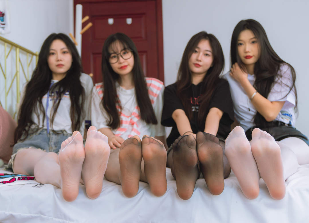 勿恋传媒1607四姐妹开会 [150P/1V/5.06G]插图2