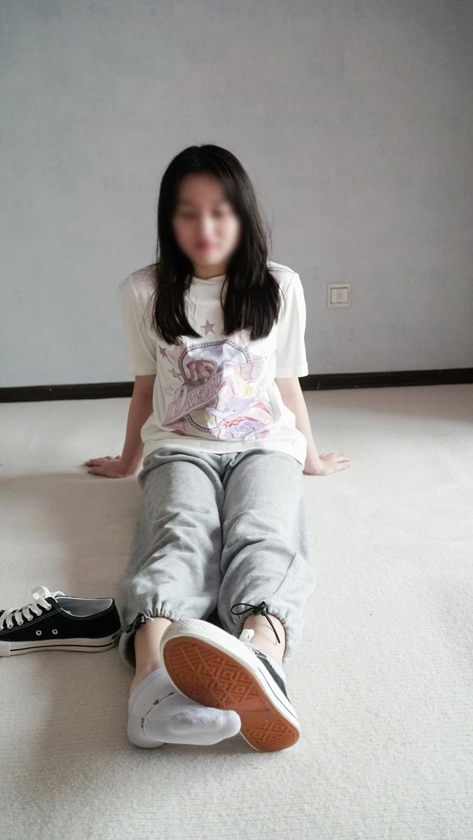 叫呀丫摄影 多视频版 帆布鞋白棉袜裸足 [237P/2V/3.66G]插图1