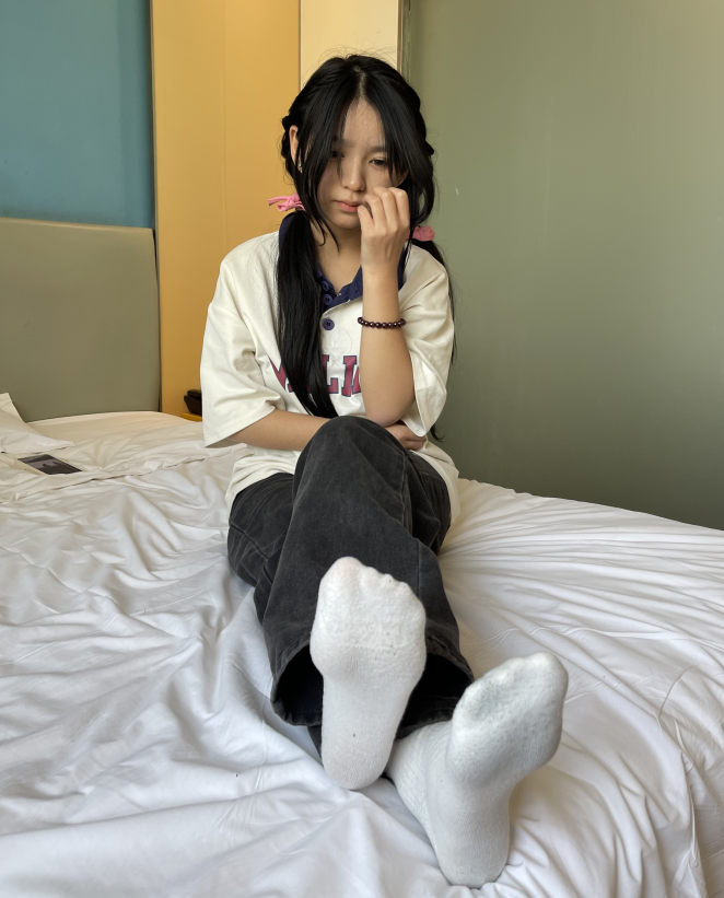 超级可爱小女生的AJ板鞋黑白棉袜脚[166P/2V/270M]插图2