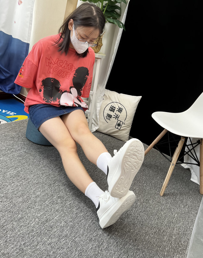 東禾原创 NO.22 牛仔裙 小白鞋 [185P/2V/4.05G]插图4