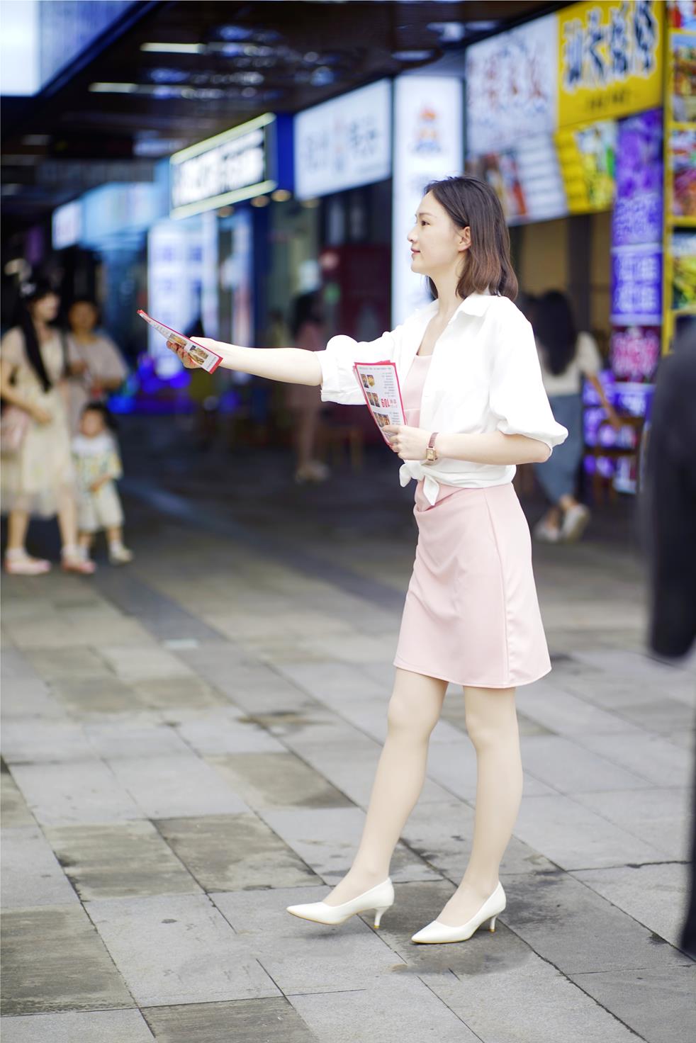 初夏女神046期 大发~《周末兼职》甜辣俏皮风两件套 [227P/1V/7.73G]插图8