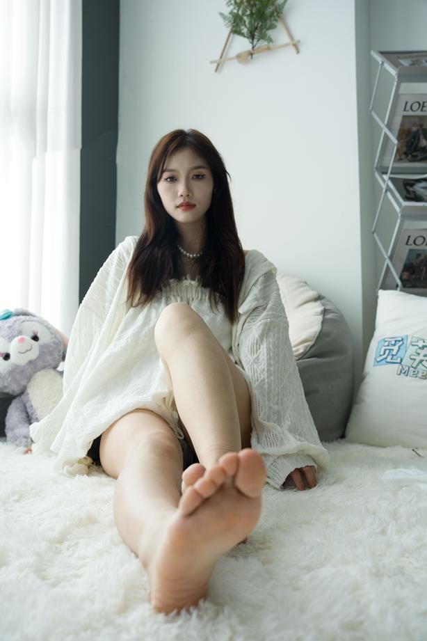 [觅芙少女]NO.028 虹虹-青春是昏睡与暗恋交织的夏天 [194P/2V/8.47G]插图1