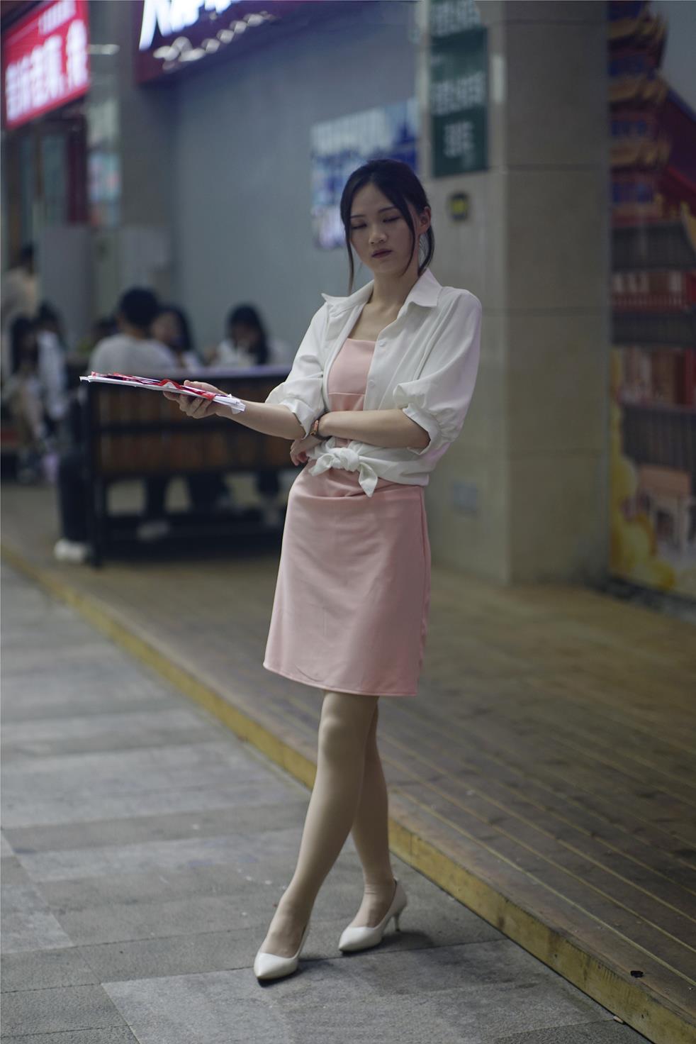 初夏女神046期 大发~《周末兼职》甜辣俏皮风两件套 [227P/1V/7.73G]插图