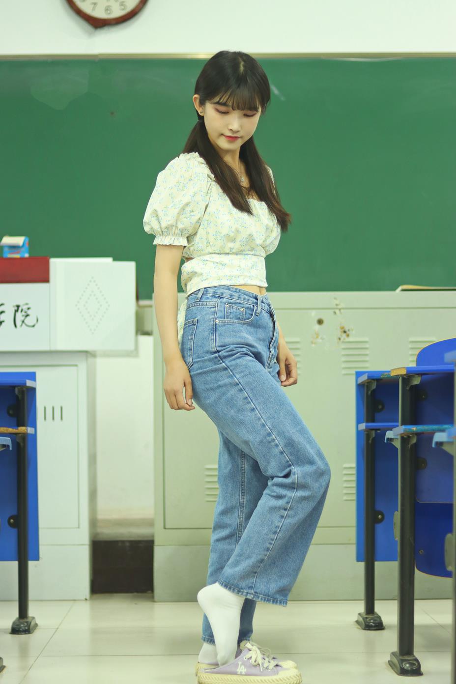 织梦映像 窈窕淑女普通版 [70P/1V/2.13G]插图1