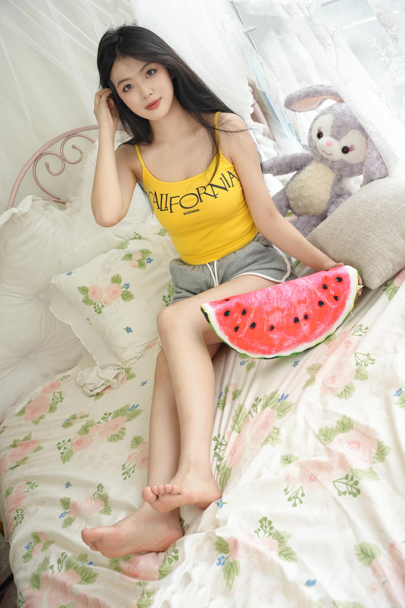 觅芙少女 第63期 长腿短裤裸足超颜值 [115P/1V/3.4G]插图5