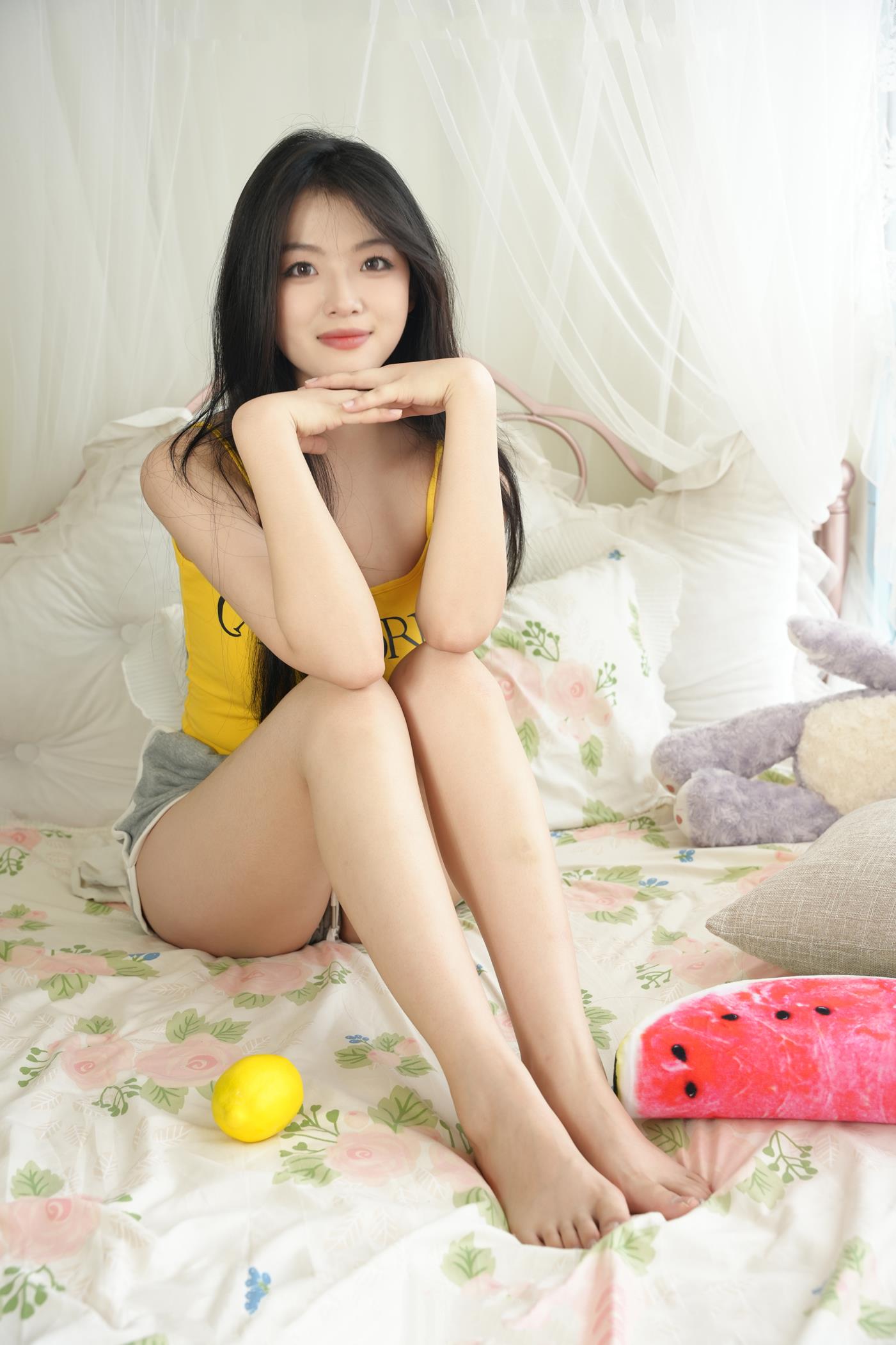 觅芙少女 第63期 长腿短裤裸足超颜值 [115P/1V/3.4G]插图3