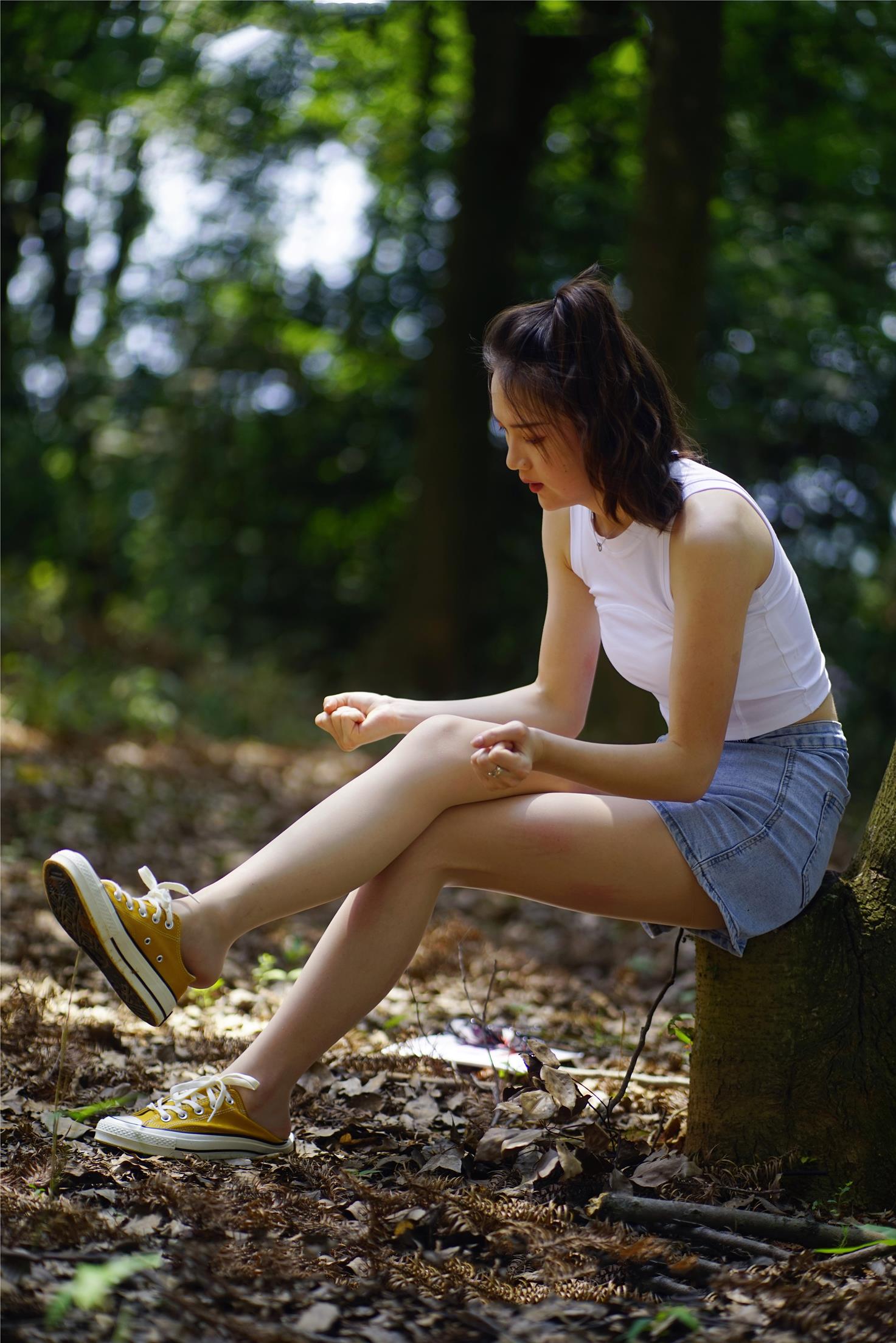 初夏女神 053期 帆布鞋牛仔短裤裸足 [133P/1V/4.04G]插图