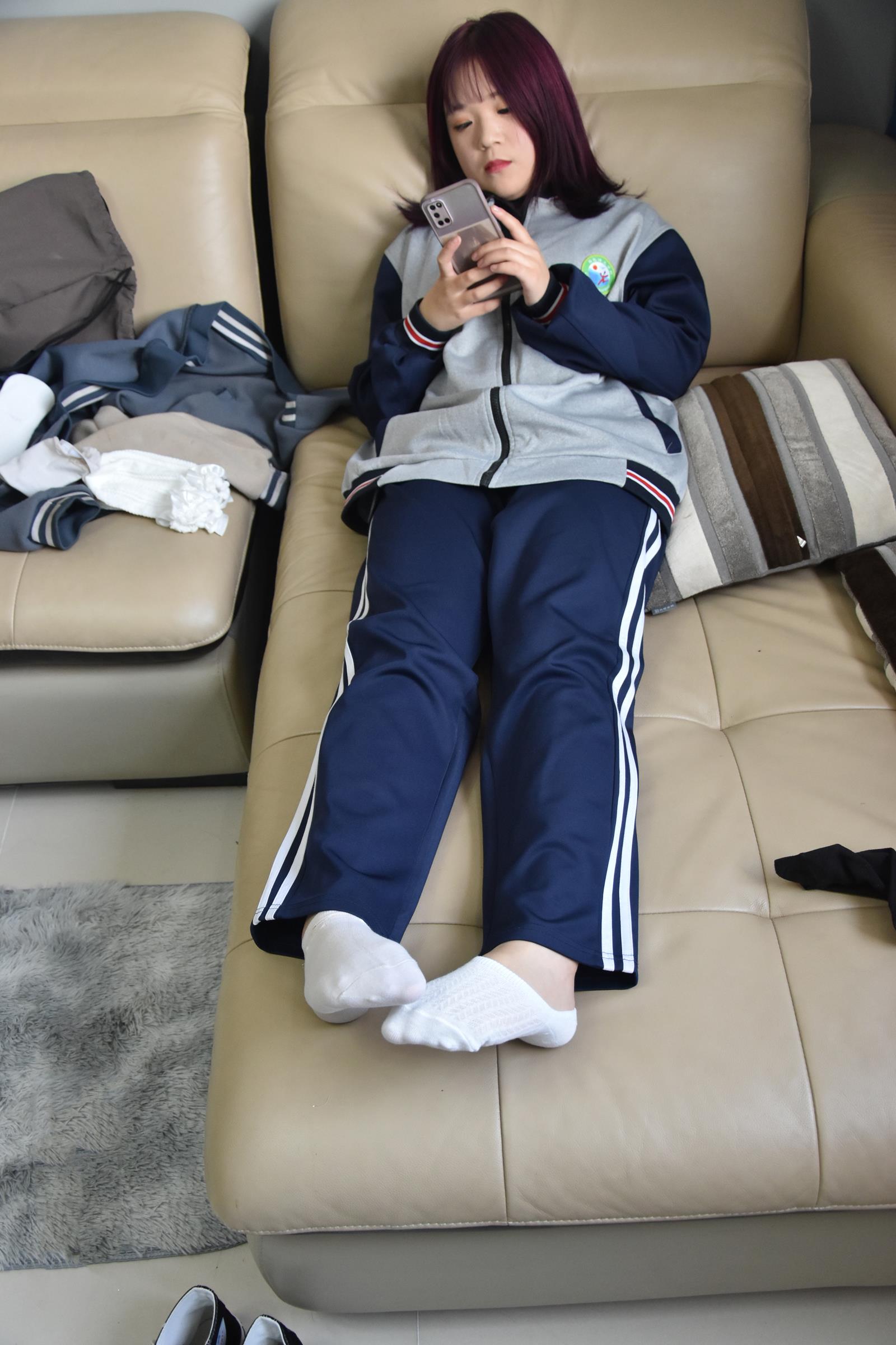 牧光摄影 010期 可爱妹字校服高帮帆布鞋白棉袜脚 [173P/1V/2.02G]插图2