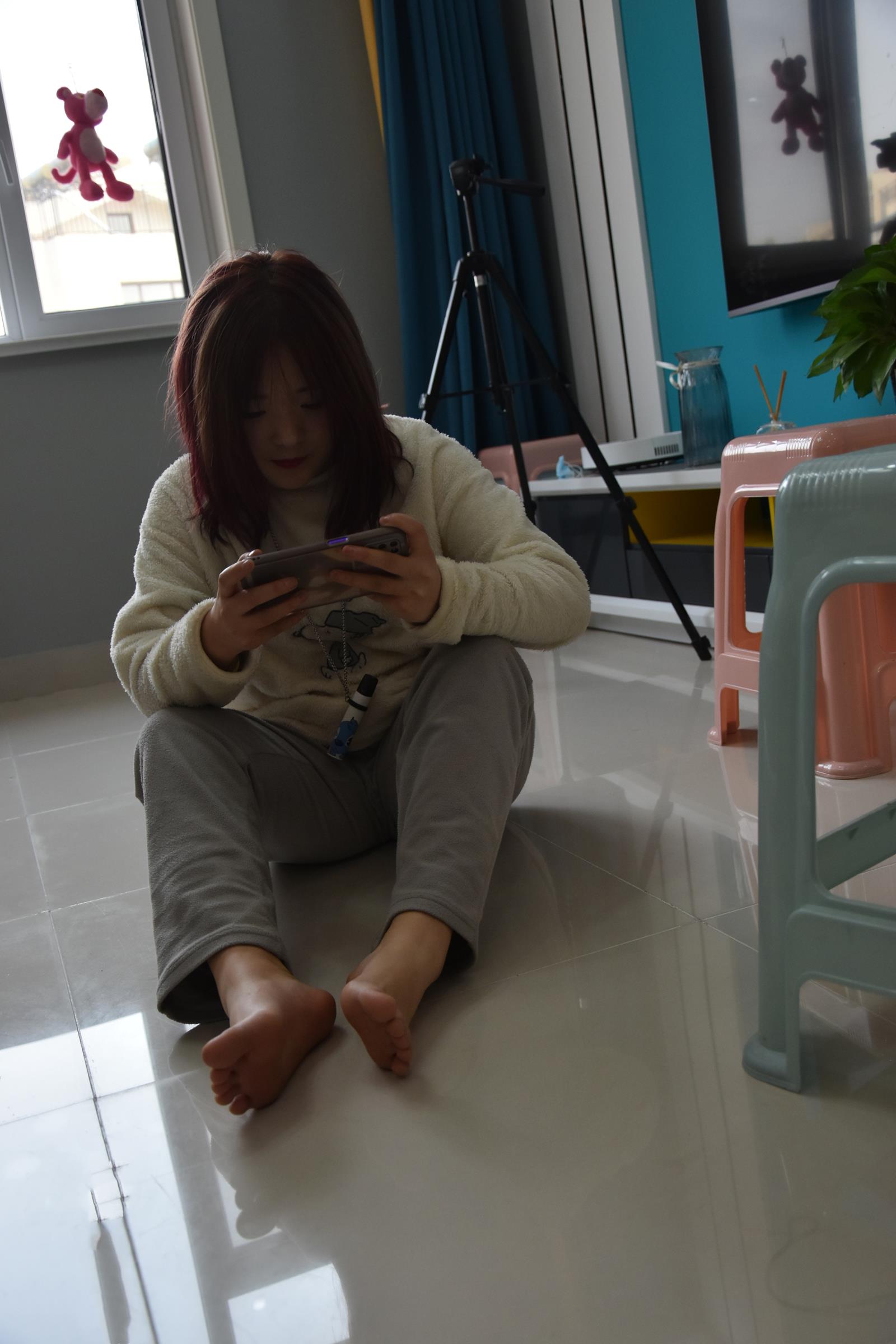 牧光摄影 013期 居家睡衣脏白棉袜裸足 [124P/1V/1.22G]插图4