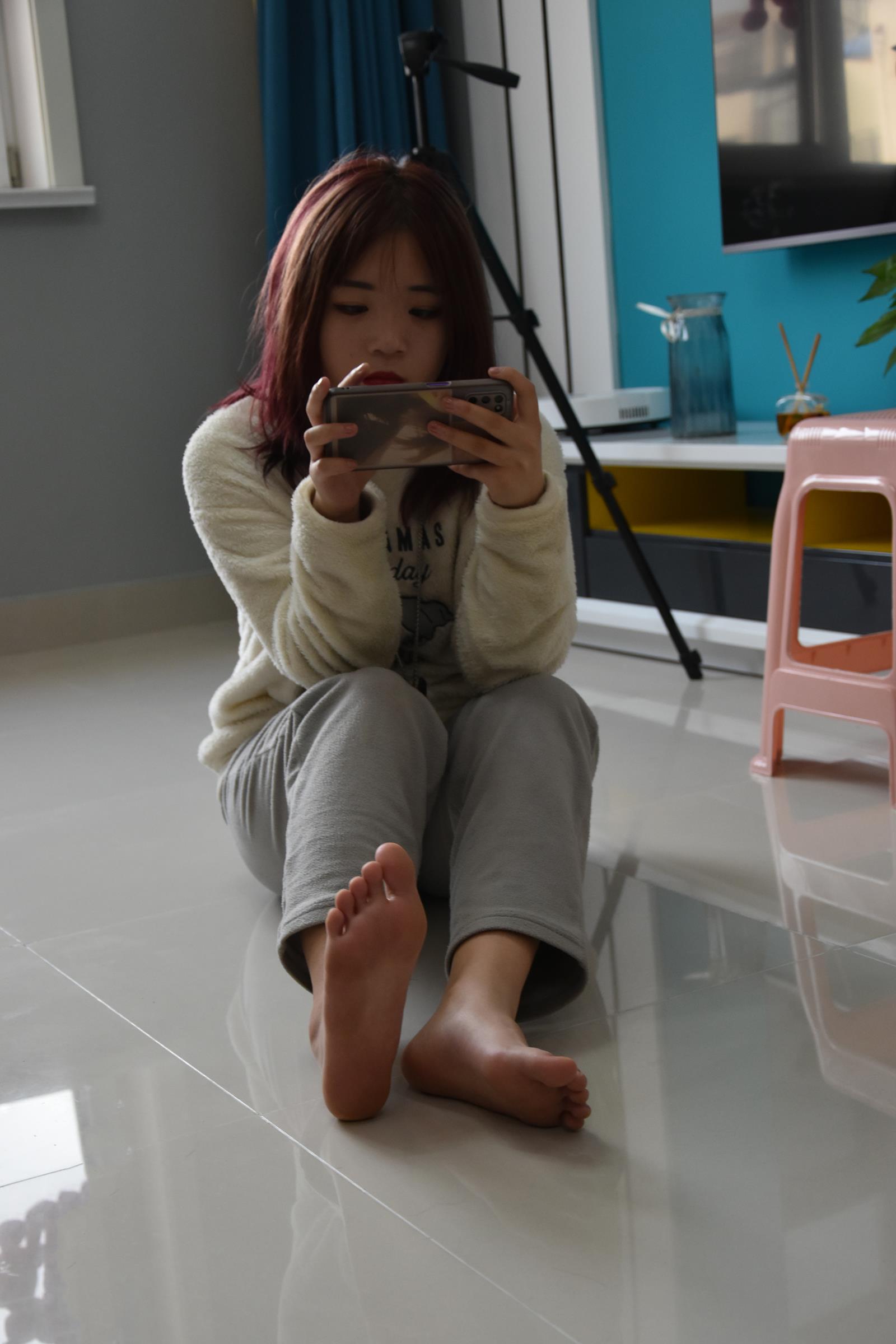 牧光摄影 013期 居家睡衣脏白棉袜裸足 [124P/1V/1.22G]插图5