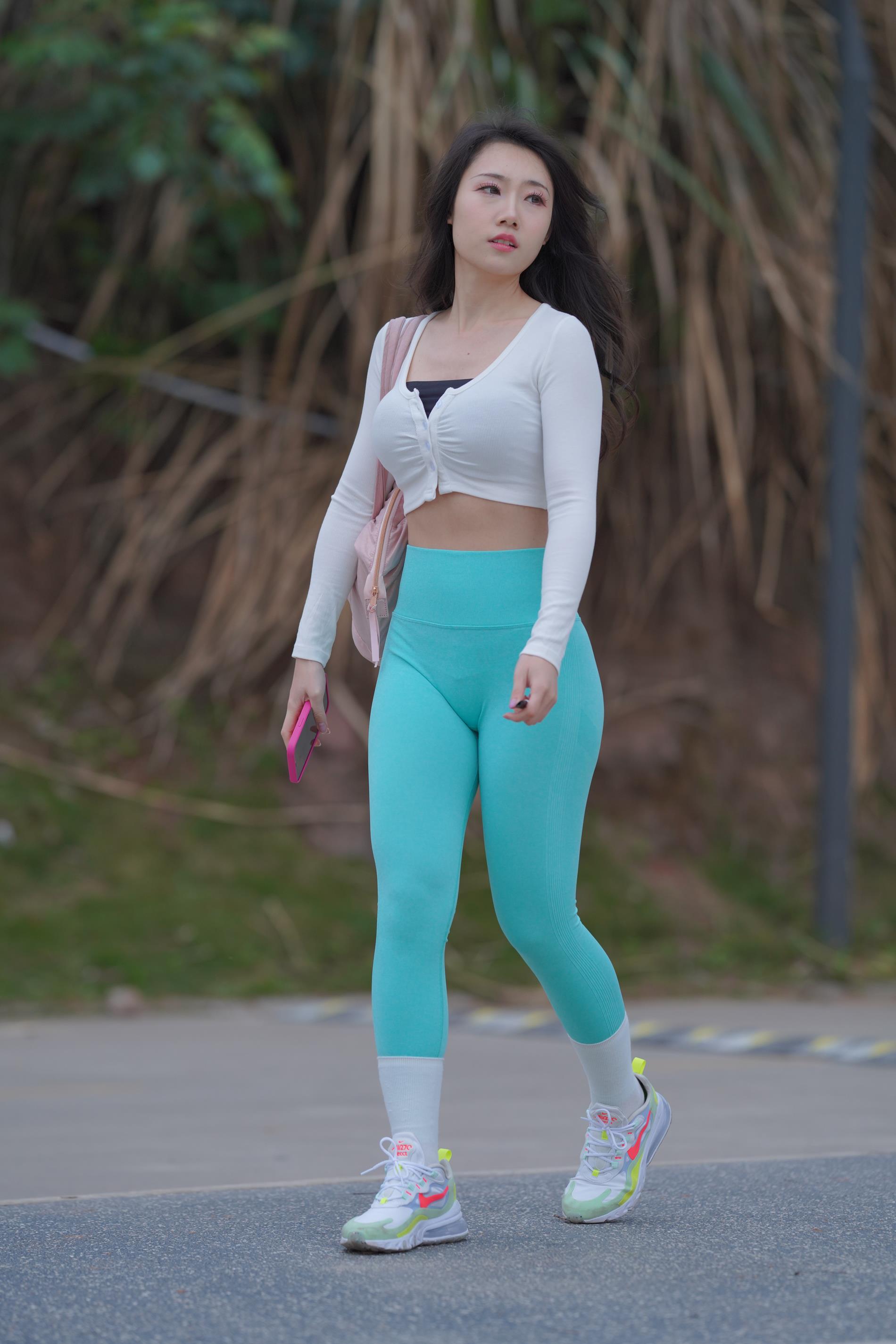 魔镜原版绿色瑜伽裤白棉袜脚 [484P/2V/22.9G]插图6