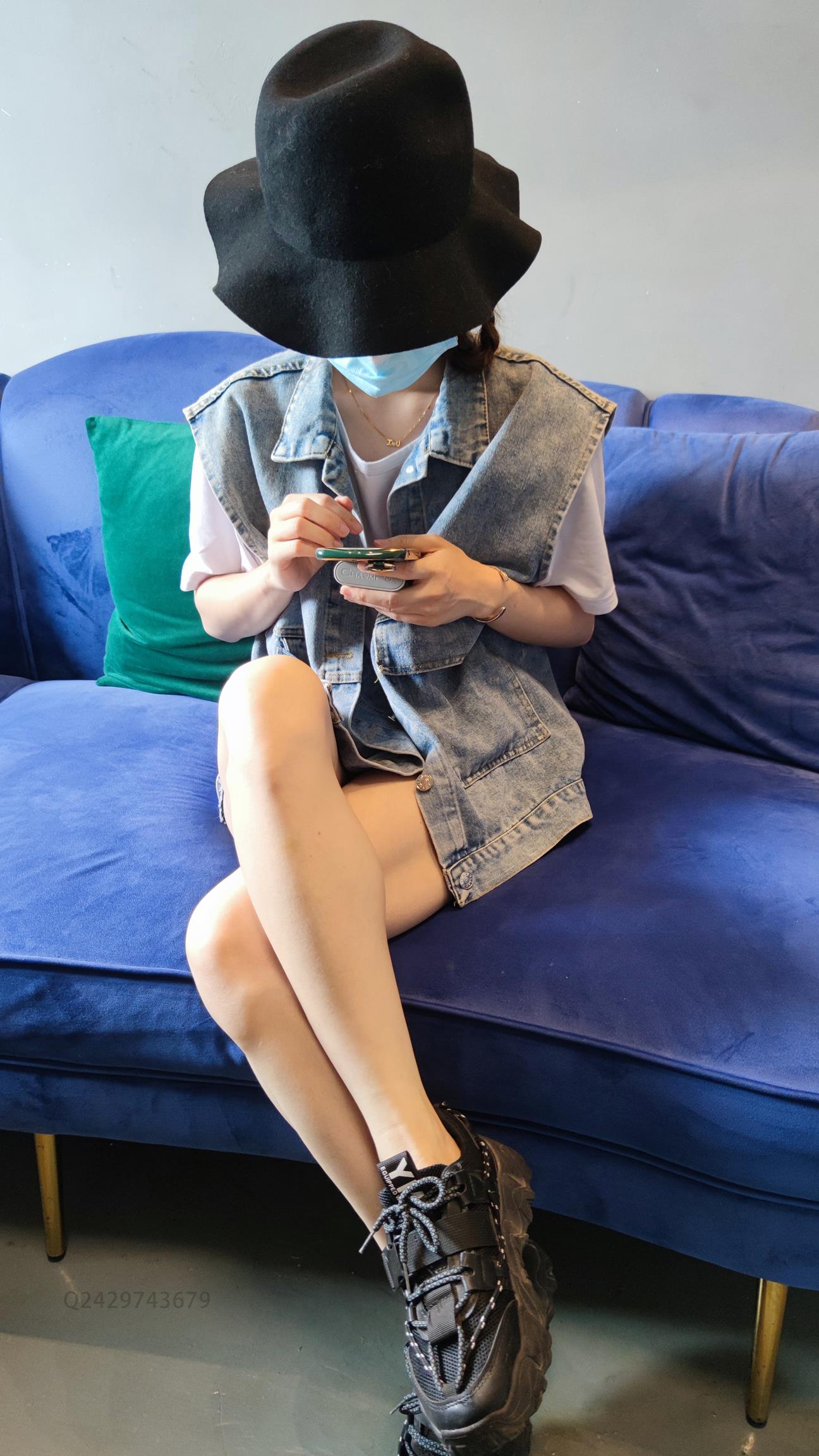 鱼鱼足影 第031期 YiYi的棉船袜脚裸足 [201P/1V/1.42G]插图5