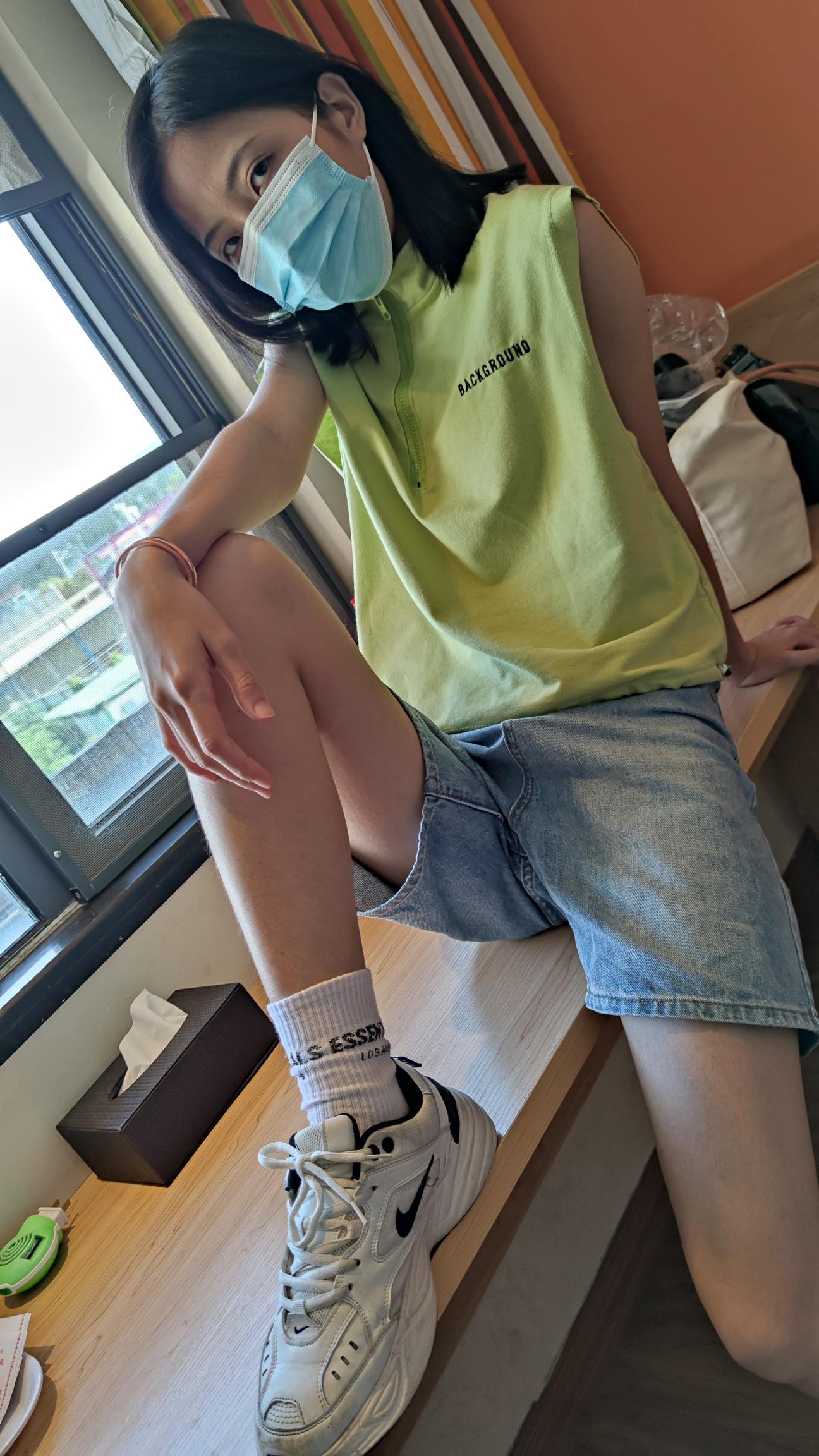 A拉：鱼鱼足影第60期牛仔短裤白棉袜 [228P/1V/1.22G]插图1