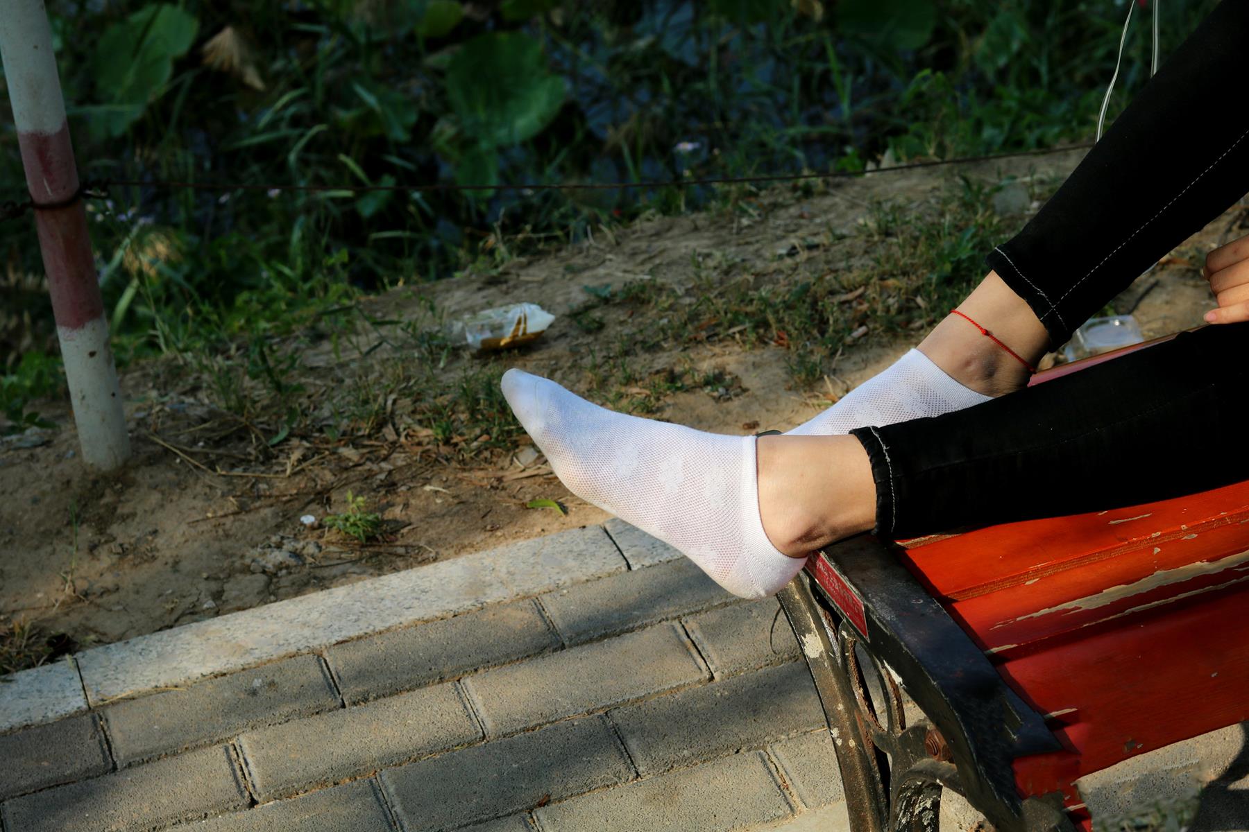 开膛手杰克 140期 帆布鞋白棉船袜脚 [389P/1V/1.39G]插图1