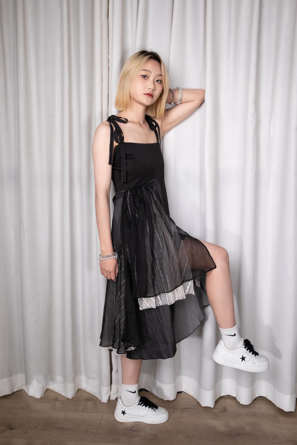 流萤传媒 LYM2 小满甜酷裙白棉袜小白鞋裸足 [308P/4V/6.33G]插图