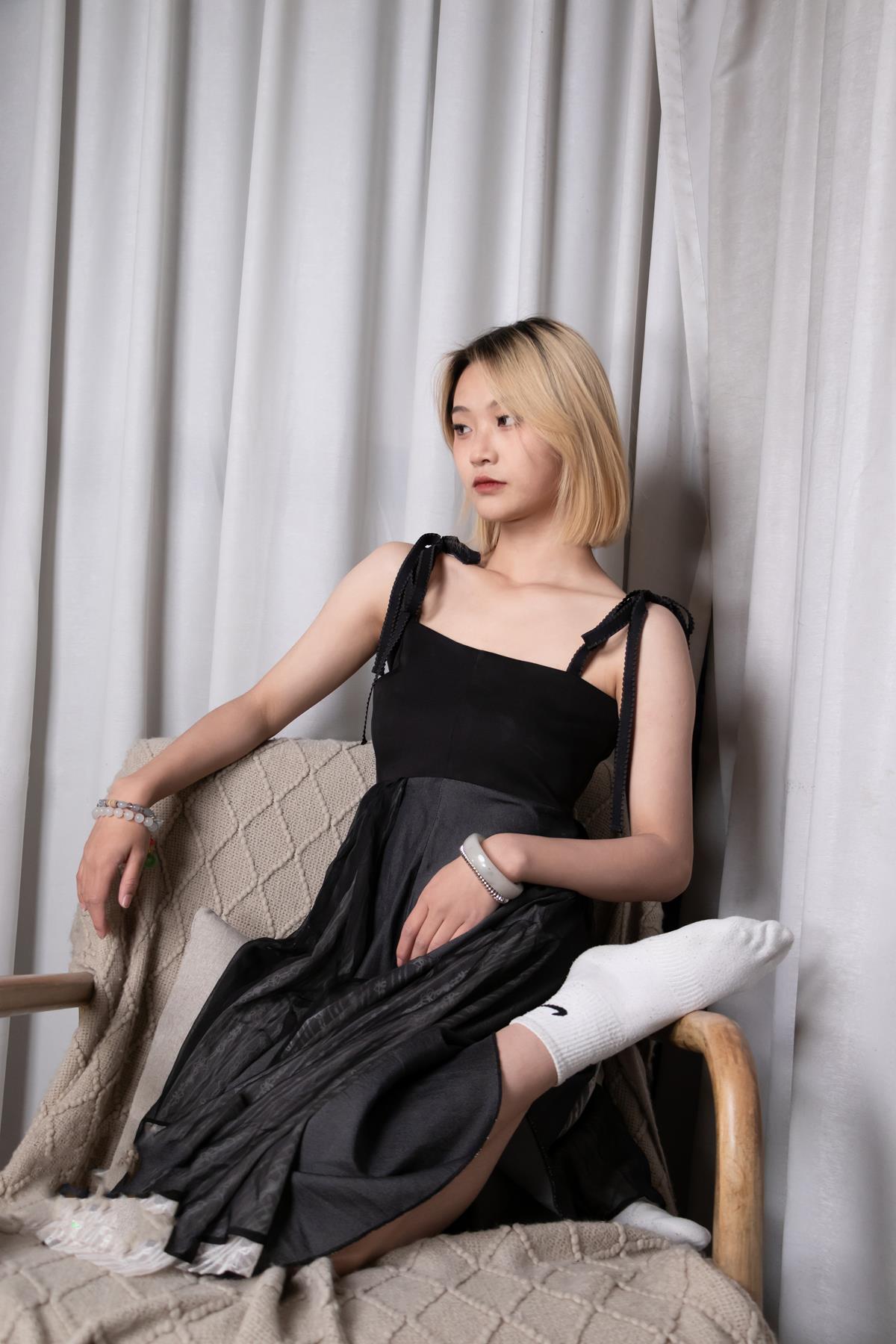 流萤传媒 LYM2 小满甜酷裙白棉袜小白鞋裸足 [308P/4V/6.33G]插图3