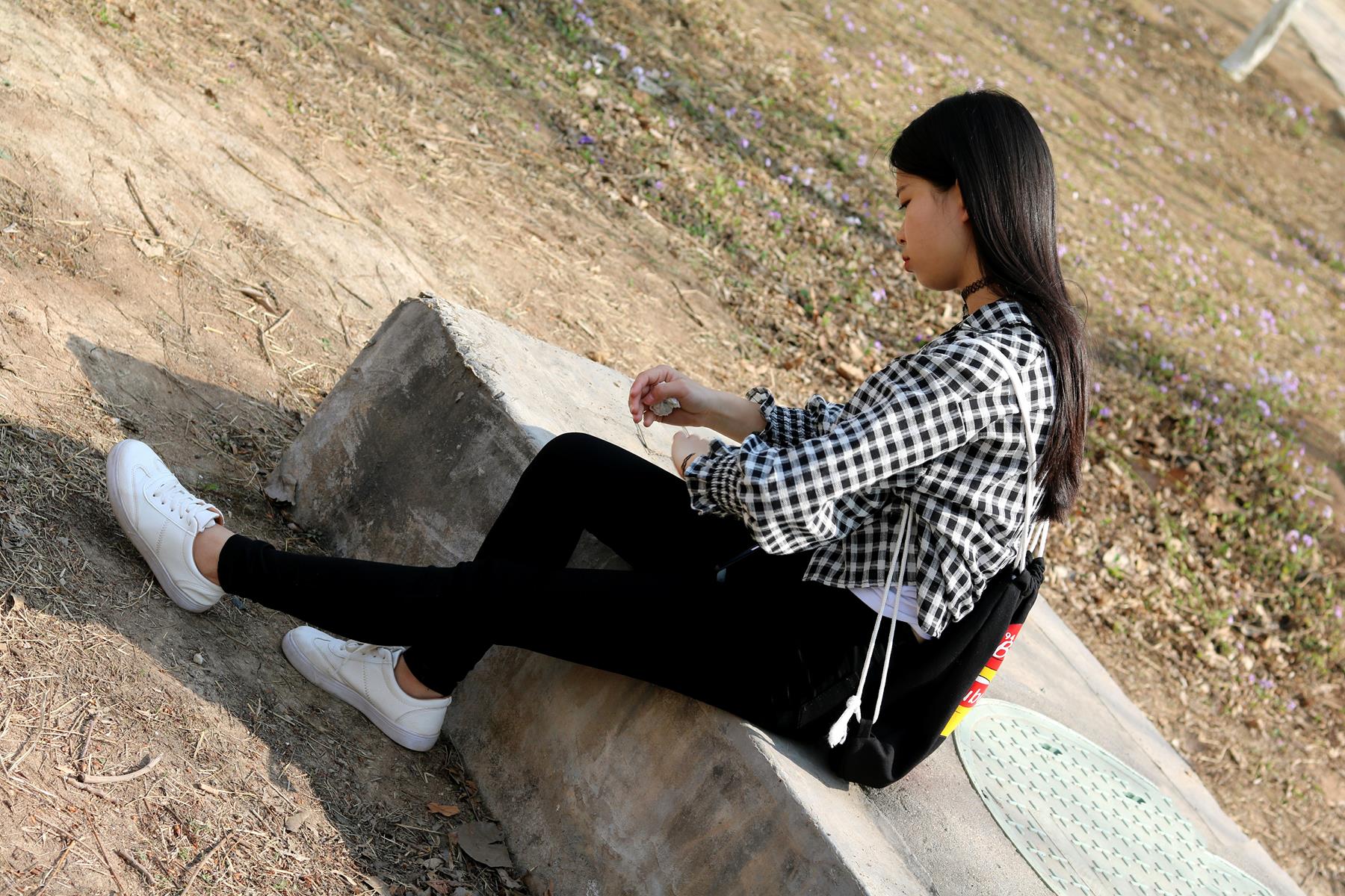 开膛手杰克 180期 小白鞋灰色棉穿袜脚裸足 [373P/1V/1.93G]插图8