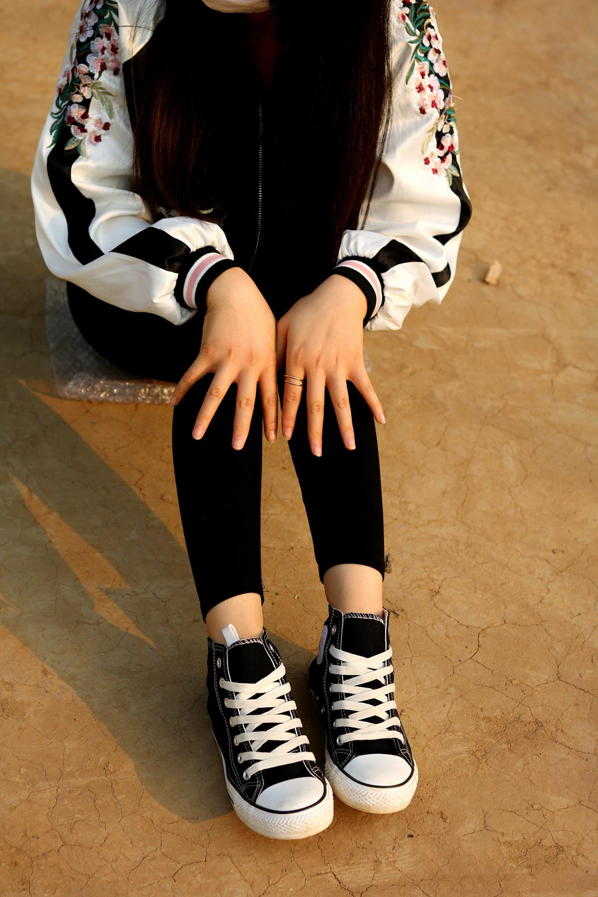 开膛手杰克 145期 高帮帆布鞋黑色船袜脚 [402P/1V/1.24G]插图2