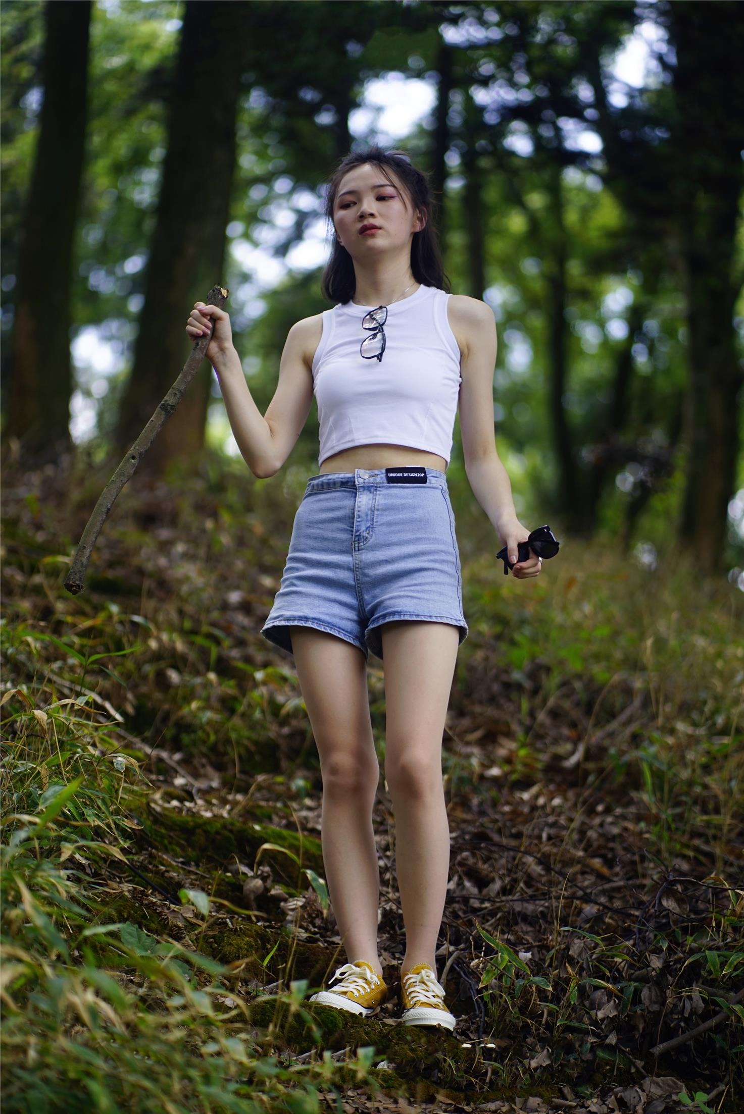 初夏女神 053期 帆布鞋牛仔短裤裸足 [133P/1V/4.04G]插图2