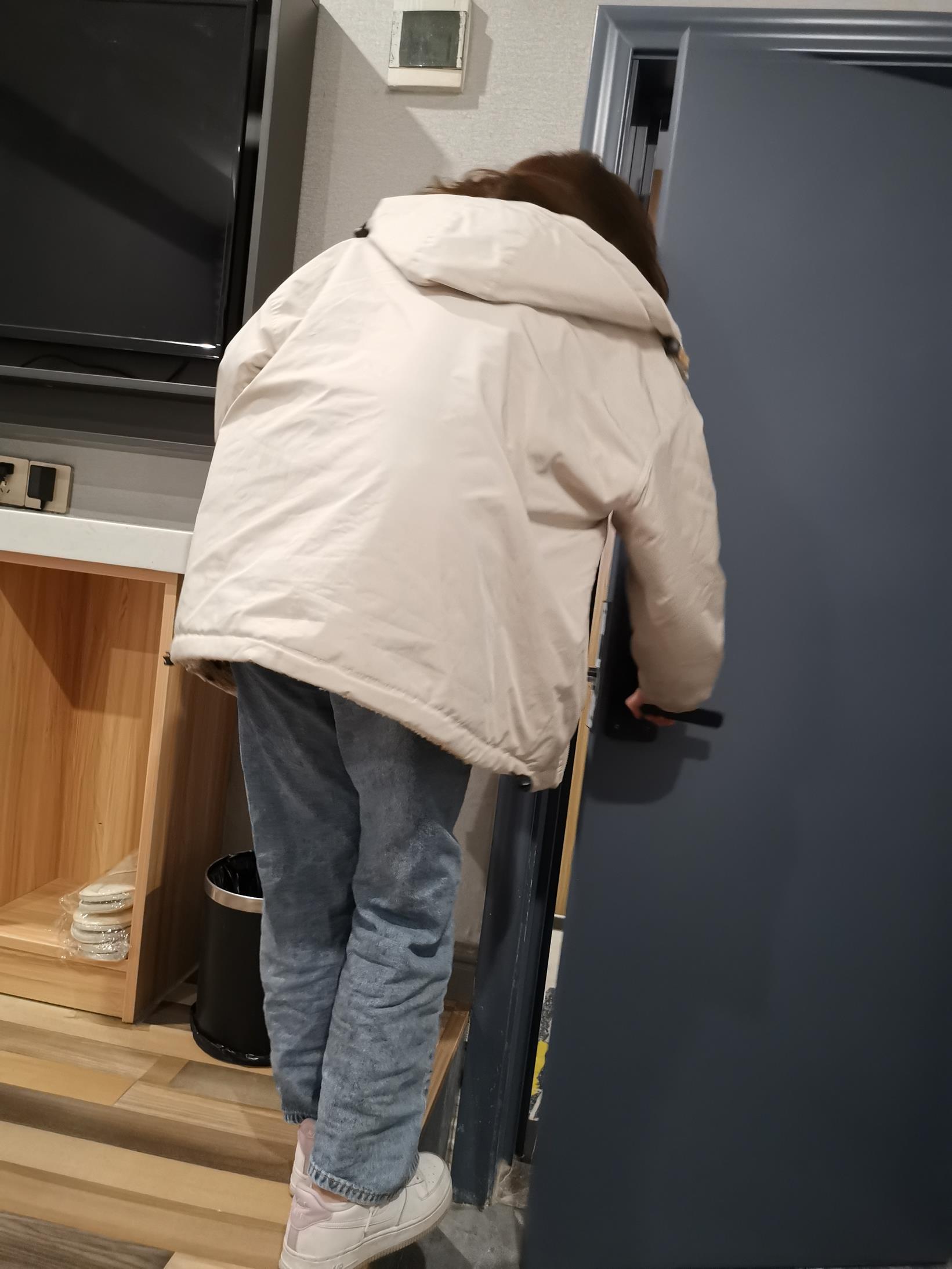 鱼鱼足影 第三期 嘉乐牛仔裤白棉袜裸足 [113P/2V/902MB]插图1