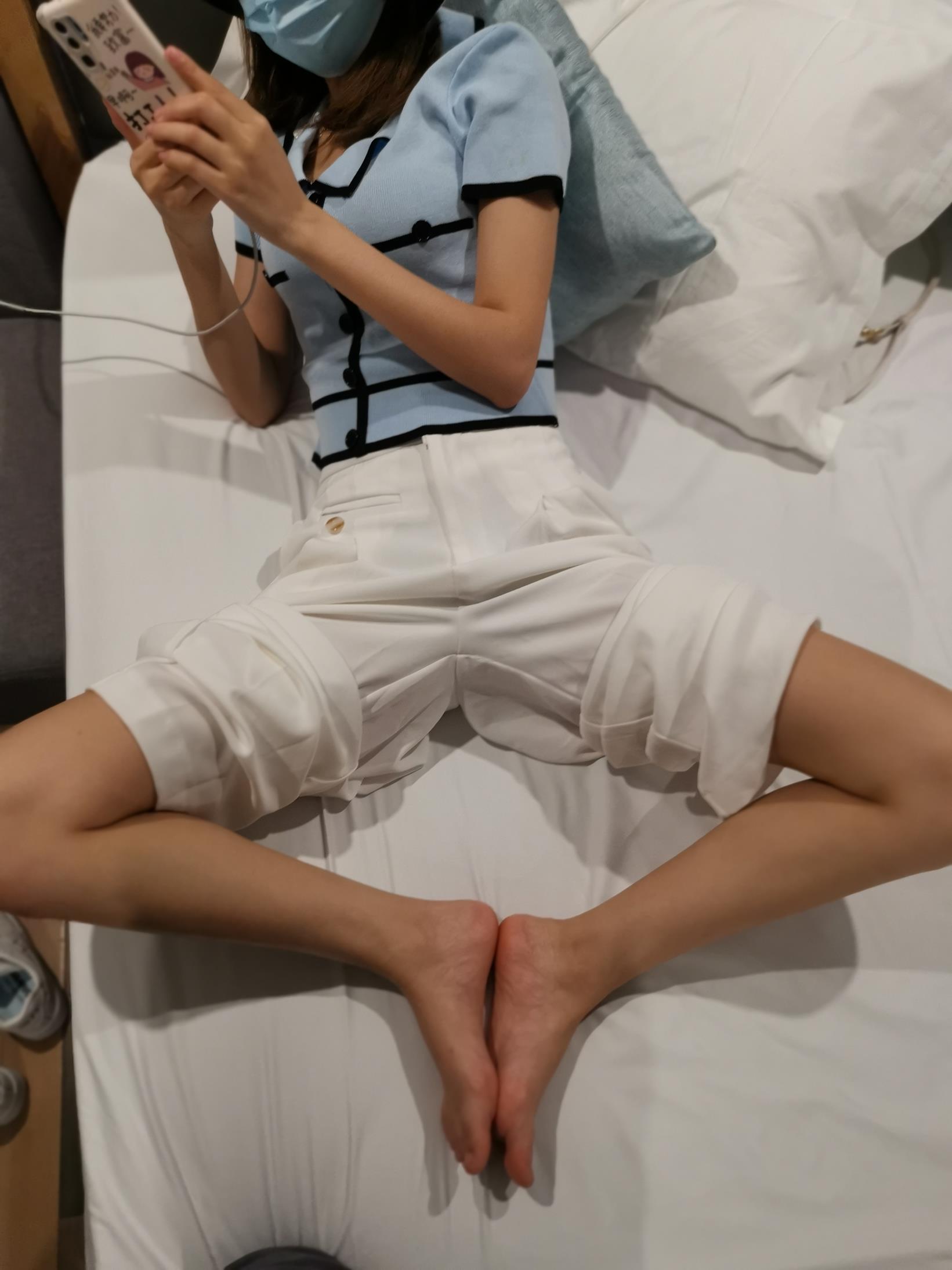 鱼鱼足影 第4期 珺珺小白鞋棉袜脚 [148P/1V/307MB]插图1