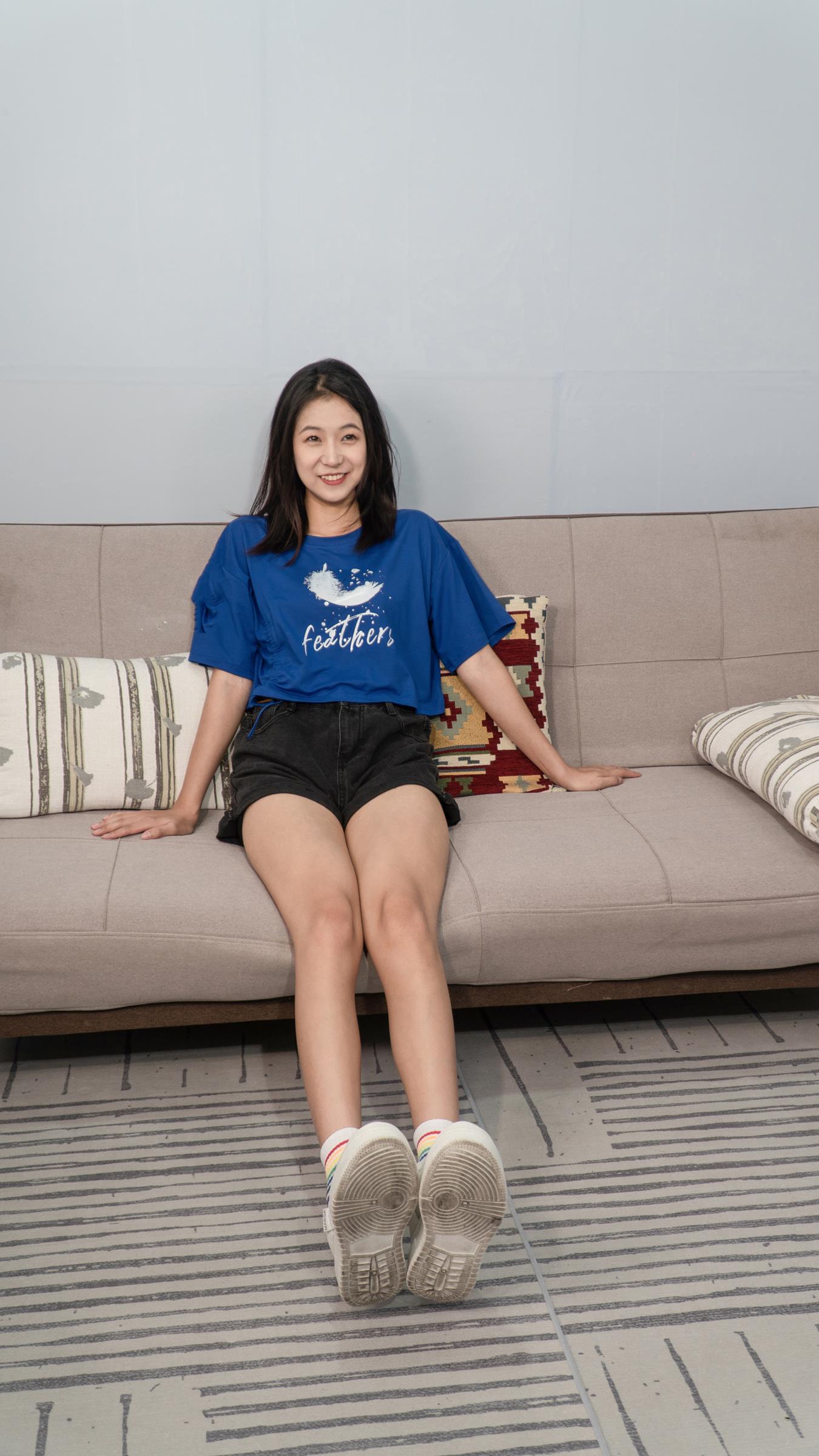 小香蕉映像-暗里着迷 zl蓝衣小白鞋棉袜脚裸足 [106P/1V/3.75G]插图5